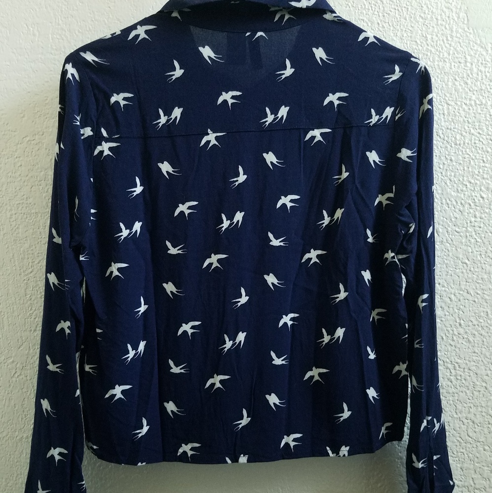 Button down top - Picture 2 of 5